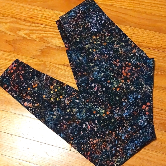 Lululemon Floral Align Leggings - Picture 4 of 6